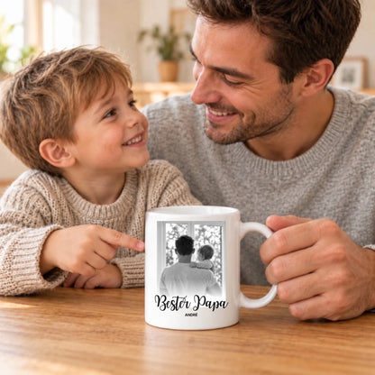 Papa und Kind mit personalisierter Fototasse