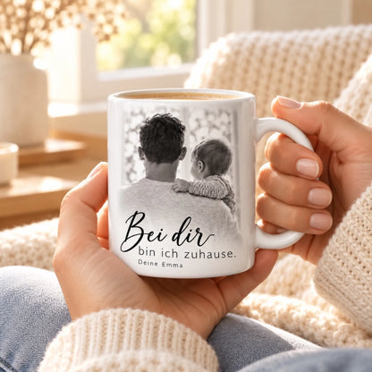 Bei dir bin ich zuhause – personalisierte Fototasse für Papa – Lifestyle