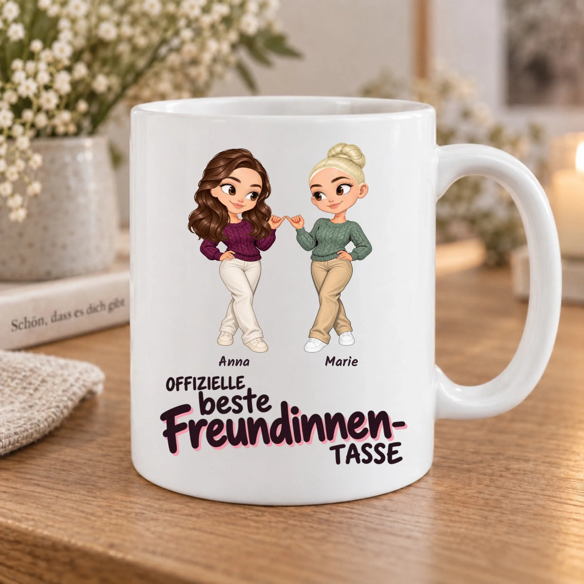 Personalisierte beste Freundinnen-Tasse mit zwei individuell gestaltbaren Chibi-Figuren und Namen